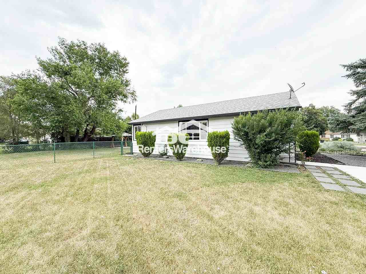 5505 Brentwood St - Photo 2 of 21