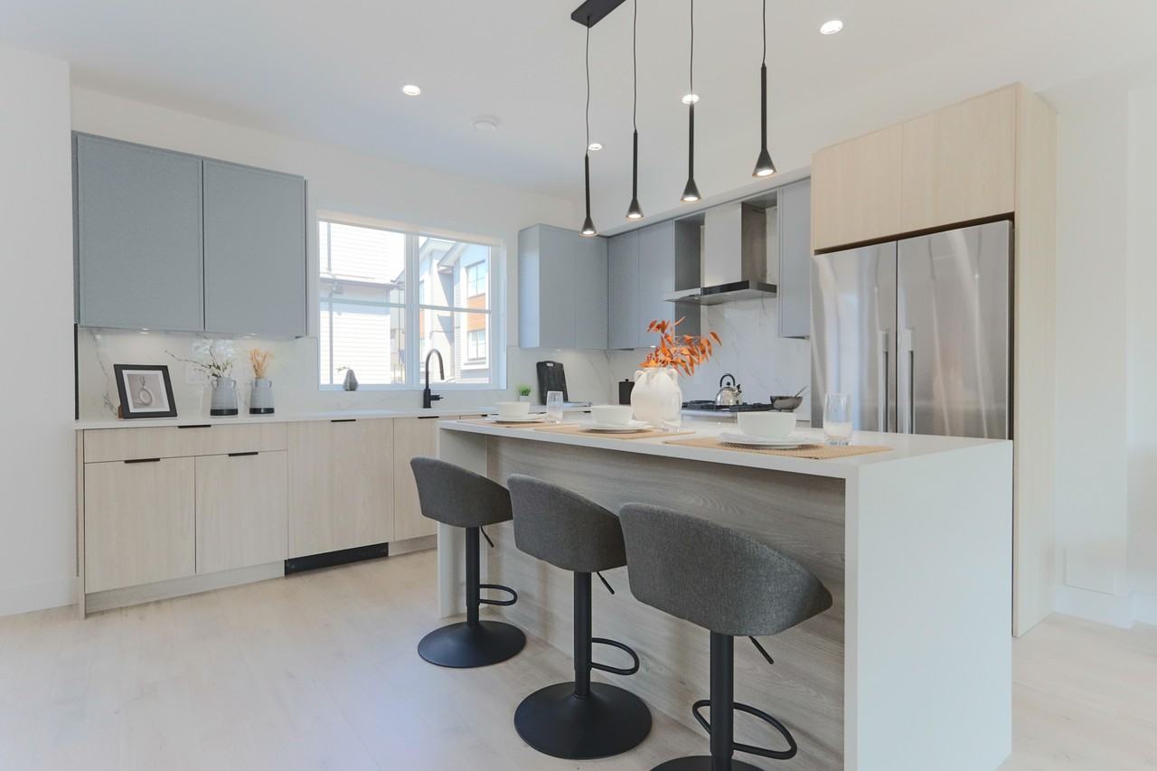 16160 78B Avenue - Photo 3 of 31