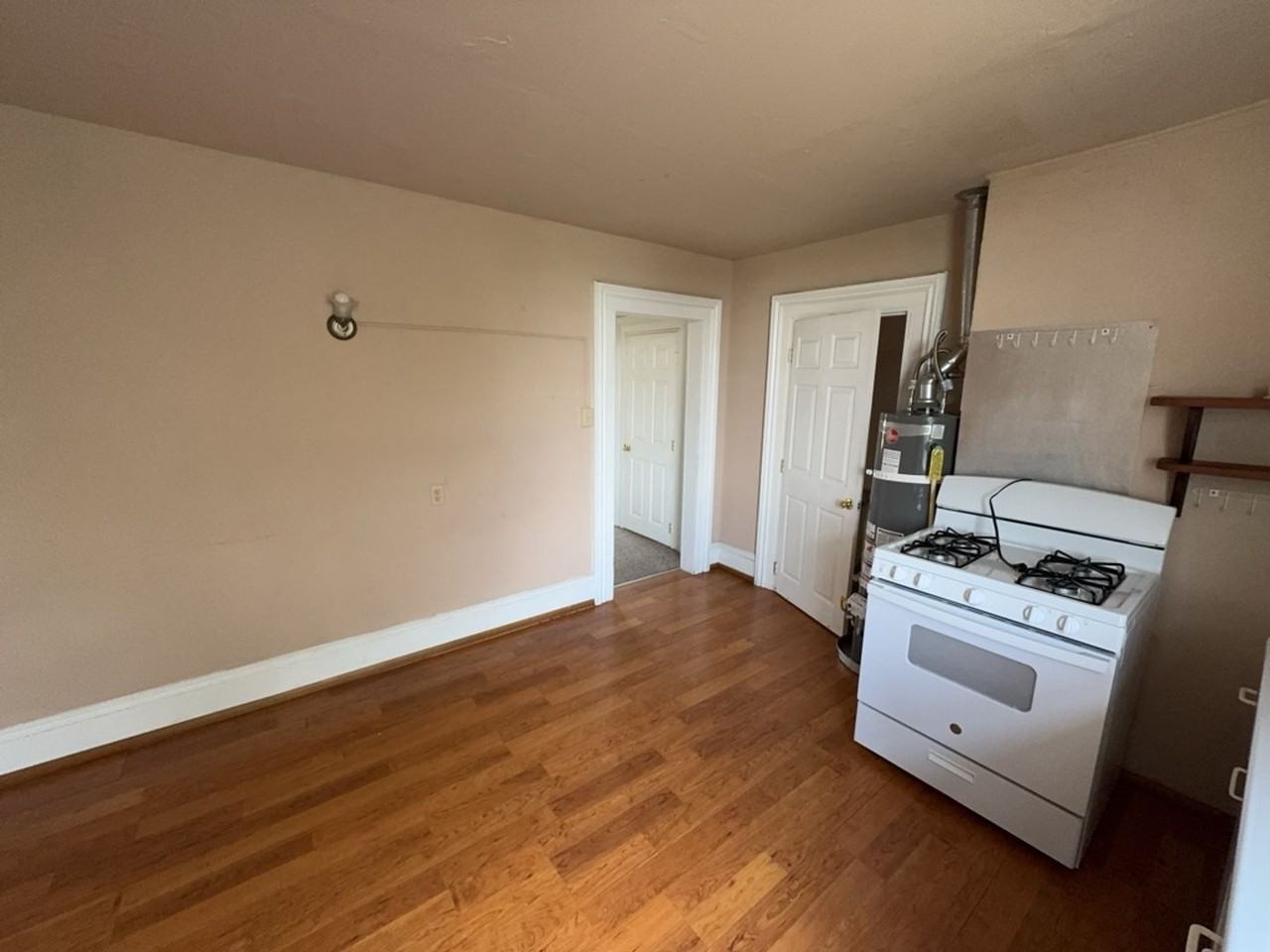 2436 A St - Photo 4 of 9