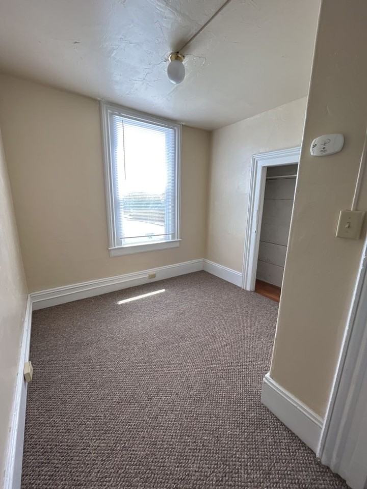 2436 A St - Photo 5 of 9