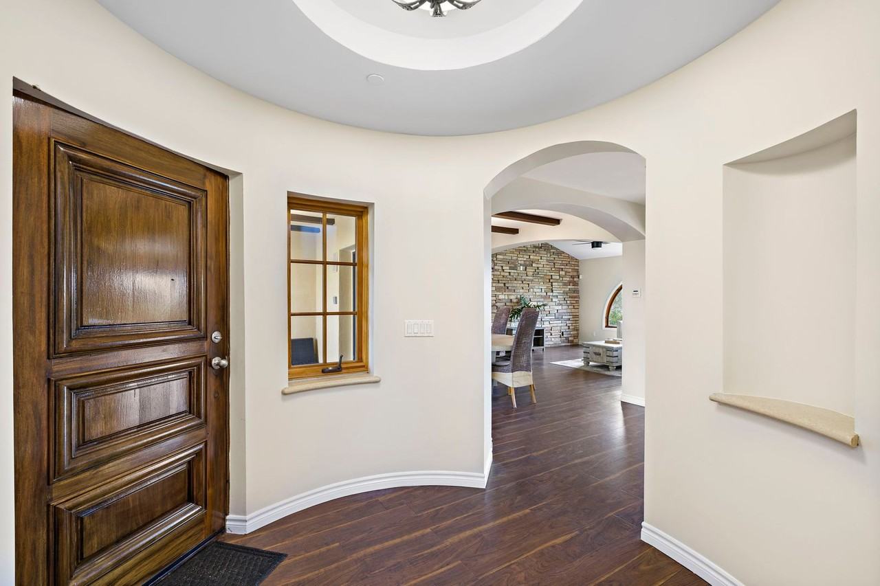 1609 S Ola Vis - Photo 3 of 20