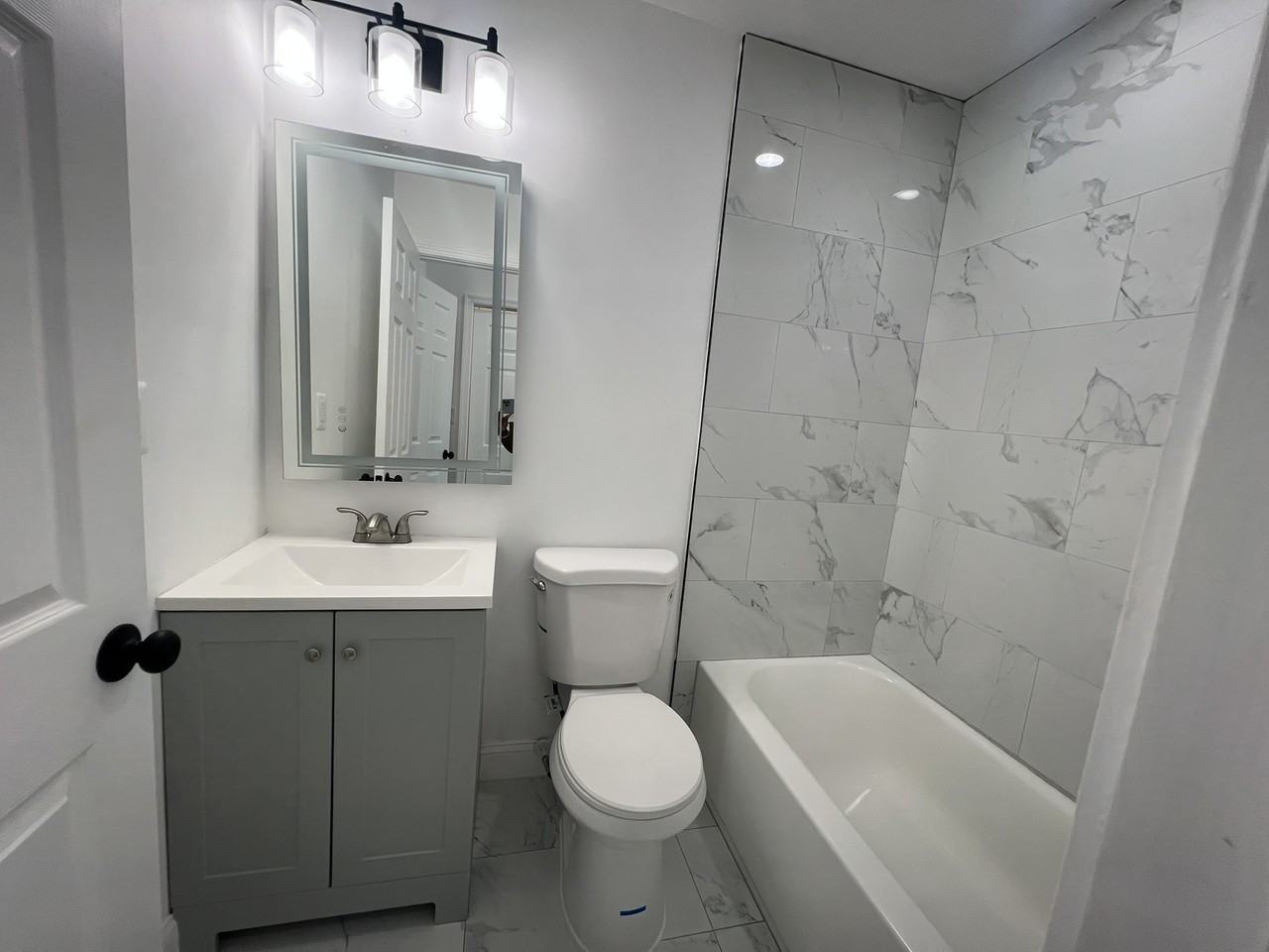 406 N Belnord Ave #1 - Photo 4 of 7