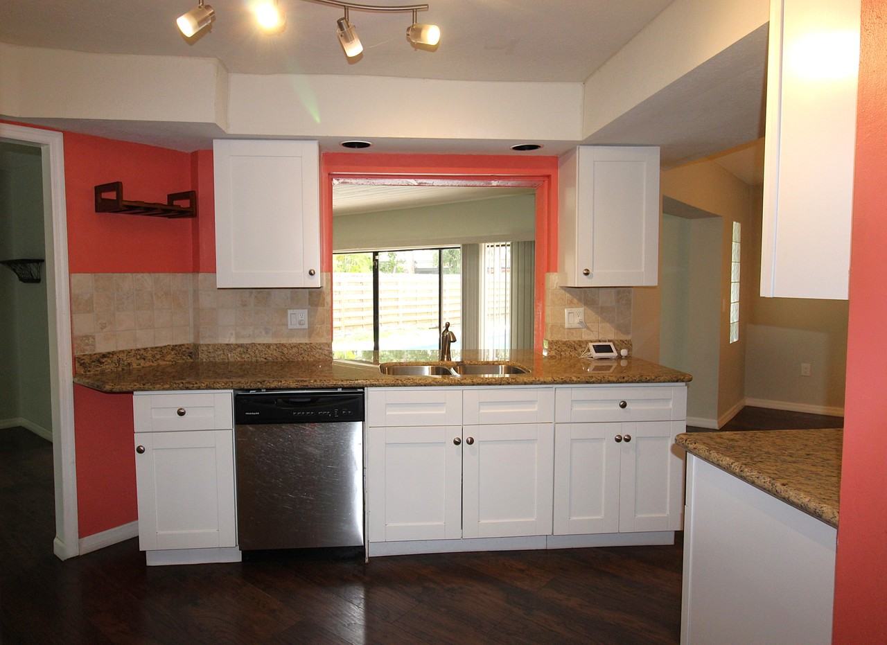 6426 Jarvis Rd - Photo 3 of 28