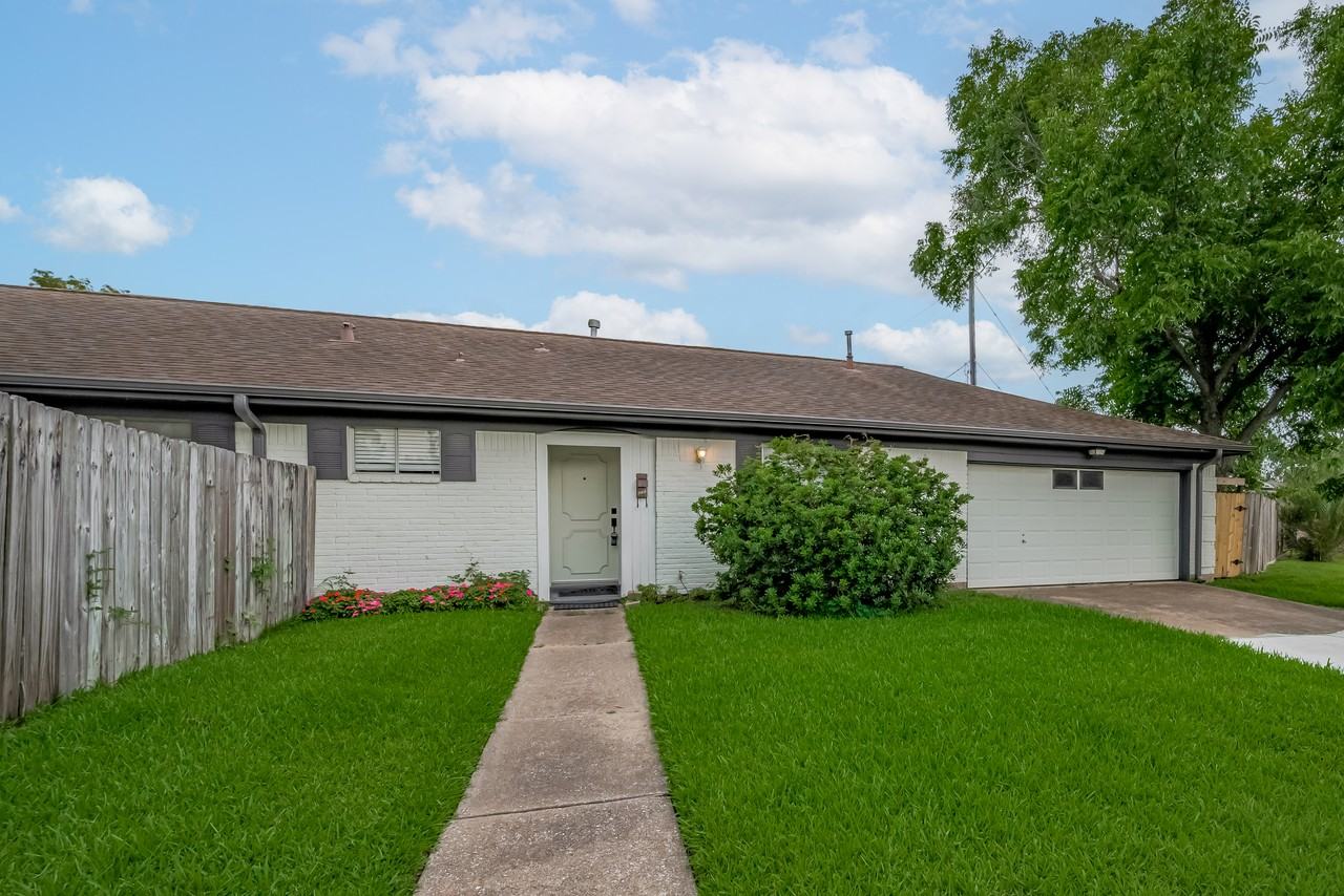 605 Sorrento Drive - Photo 2 of 43