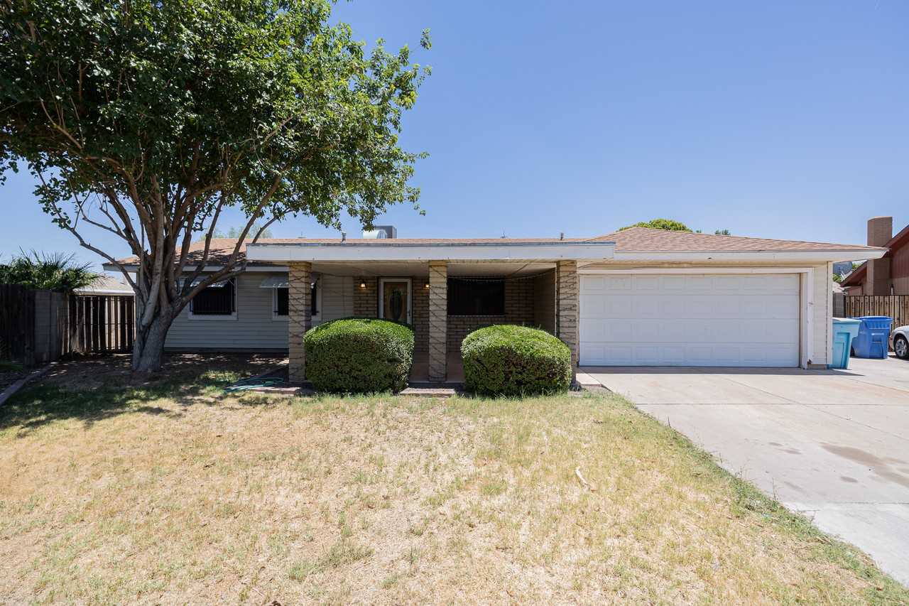 8616 W Whitton Ave - Photo 2 of 20