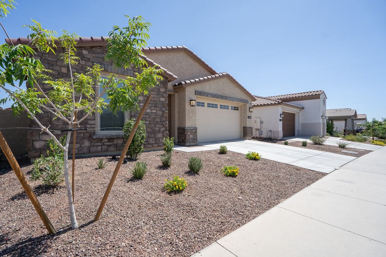 19972 W Exeter Blvd - Photo 3 of 36