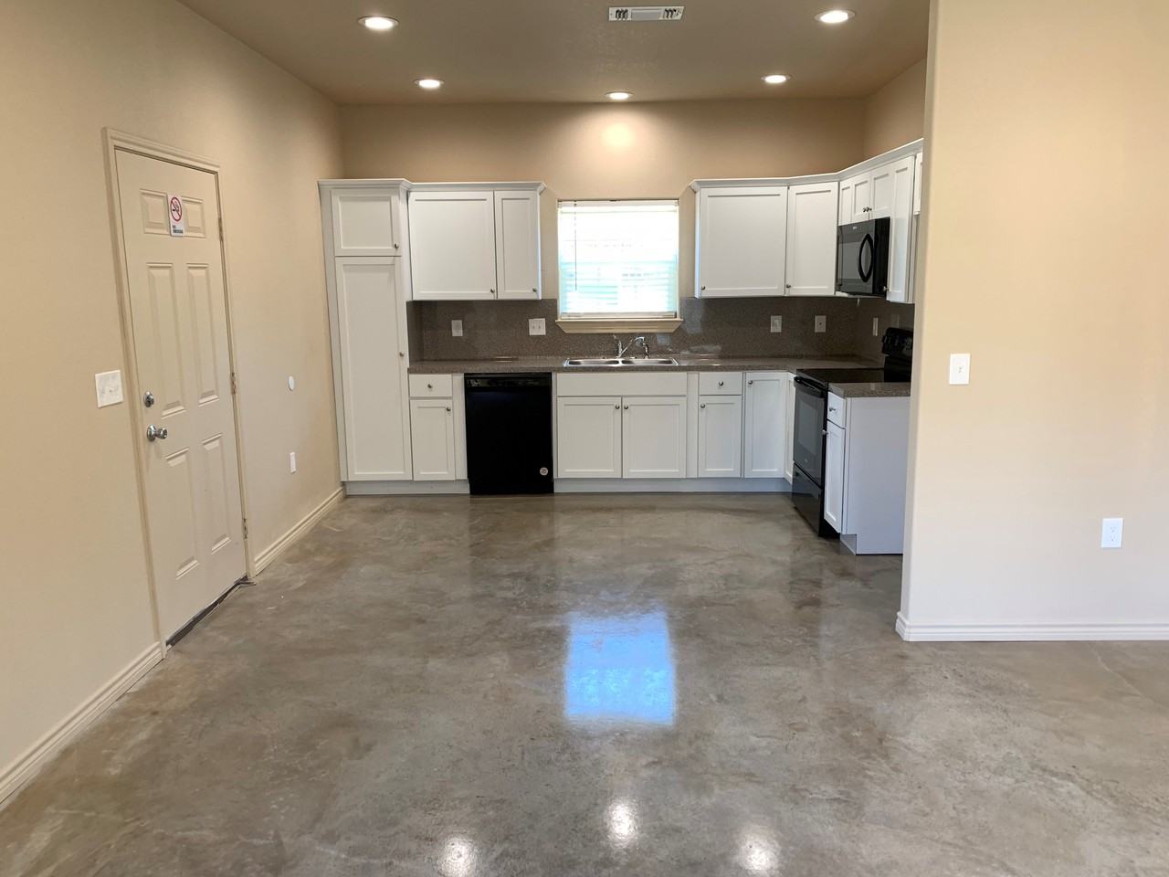 2306 Paul Ave - Photo 2 of 7