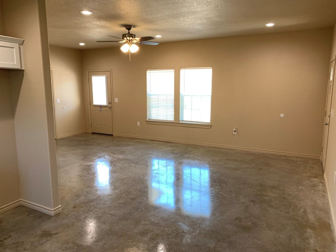 2306 Paul Ave - Photo 3 of 7