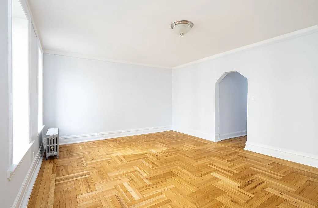 258 W 17Th St - Photo 3 of 16