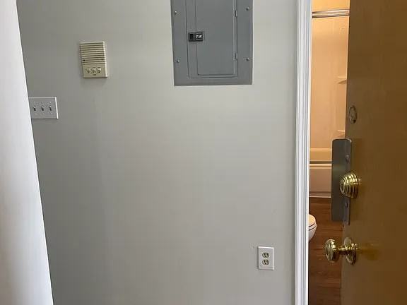 93 Bayard St - Photo 2 of 19