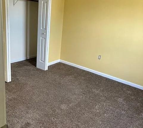 106 Howland Ave - Photo 3 of 10