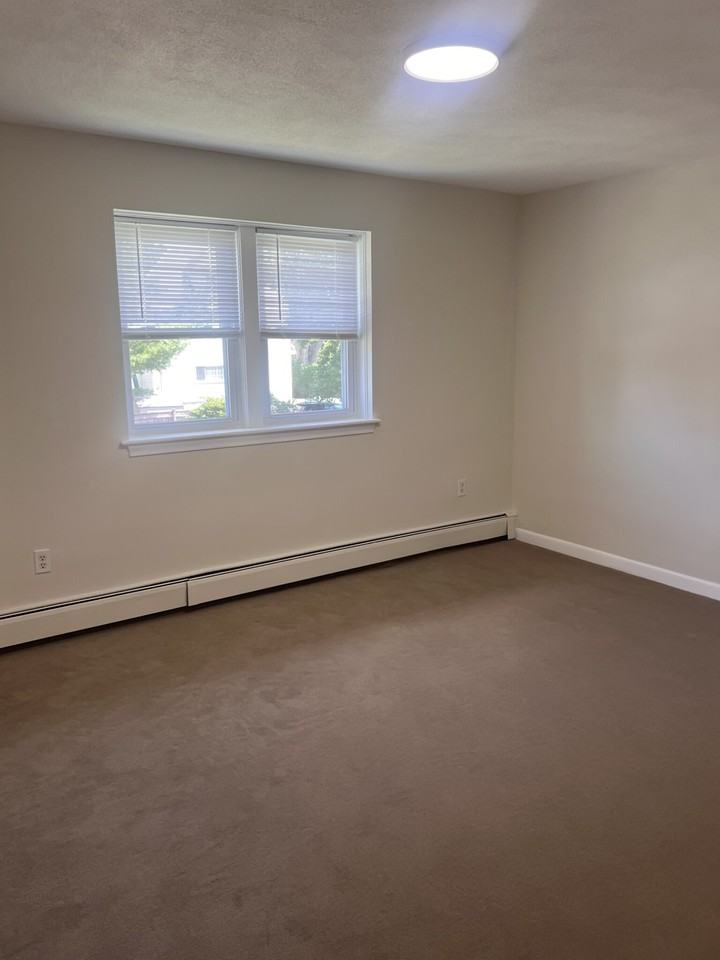 Gardner St #2-7 - Photo 4 of 8