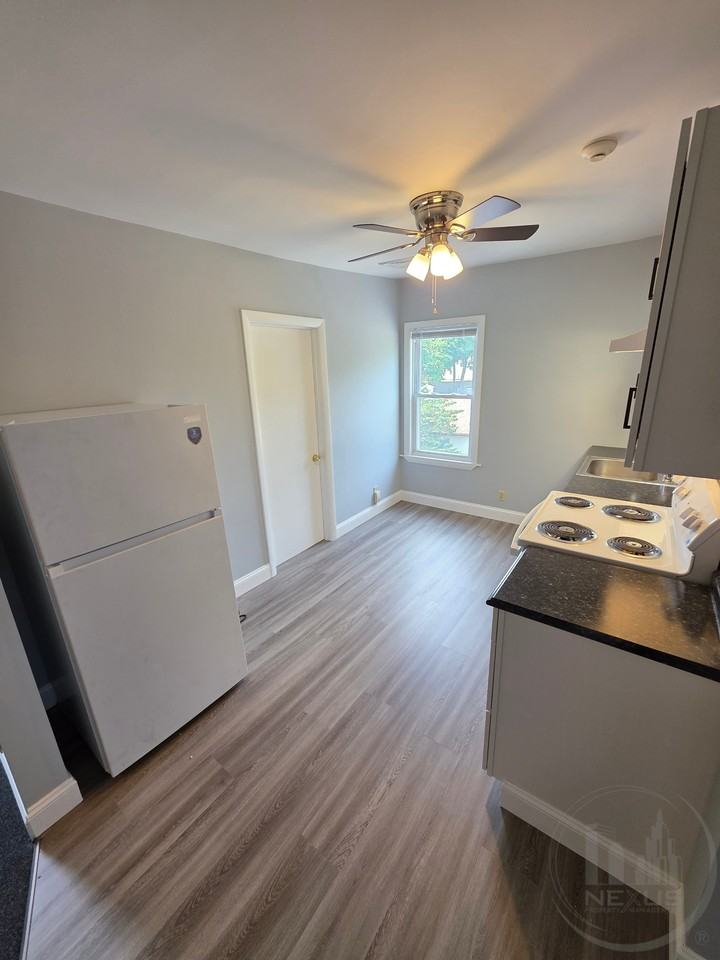 9-11 River St - Photo 3 of 10