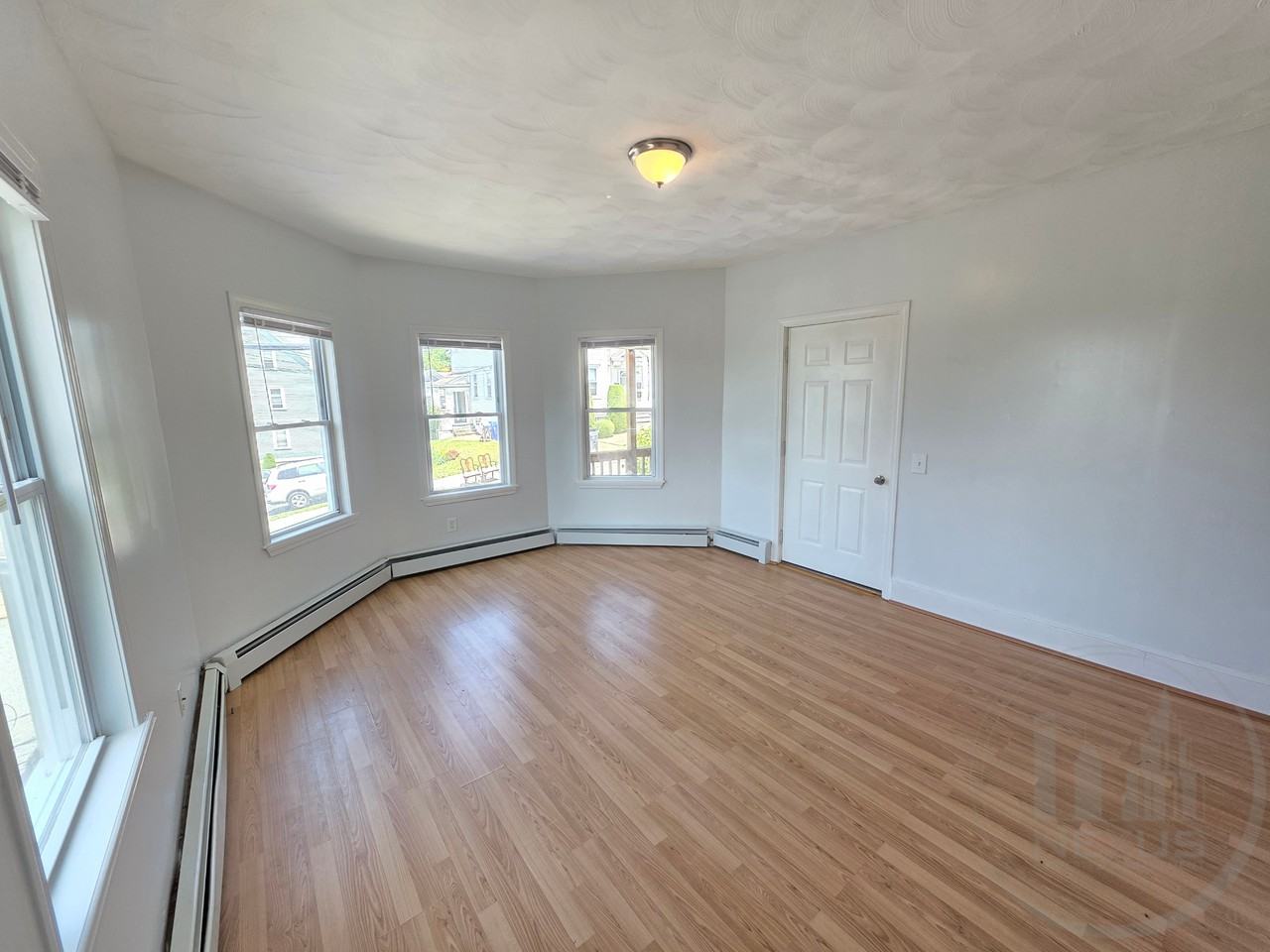 41 Woodbine St - Photo 2 of 11