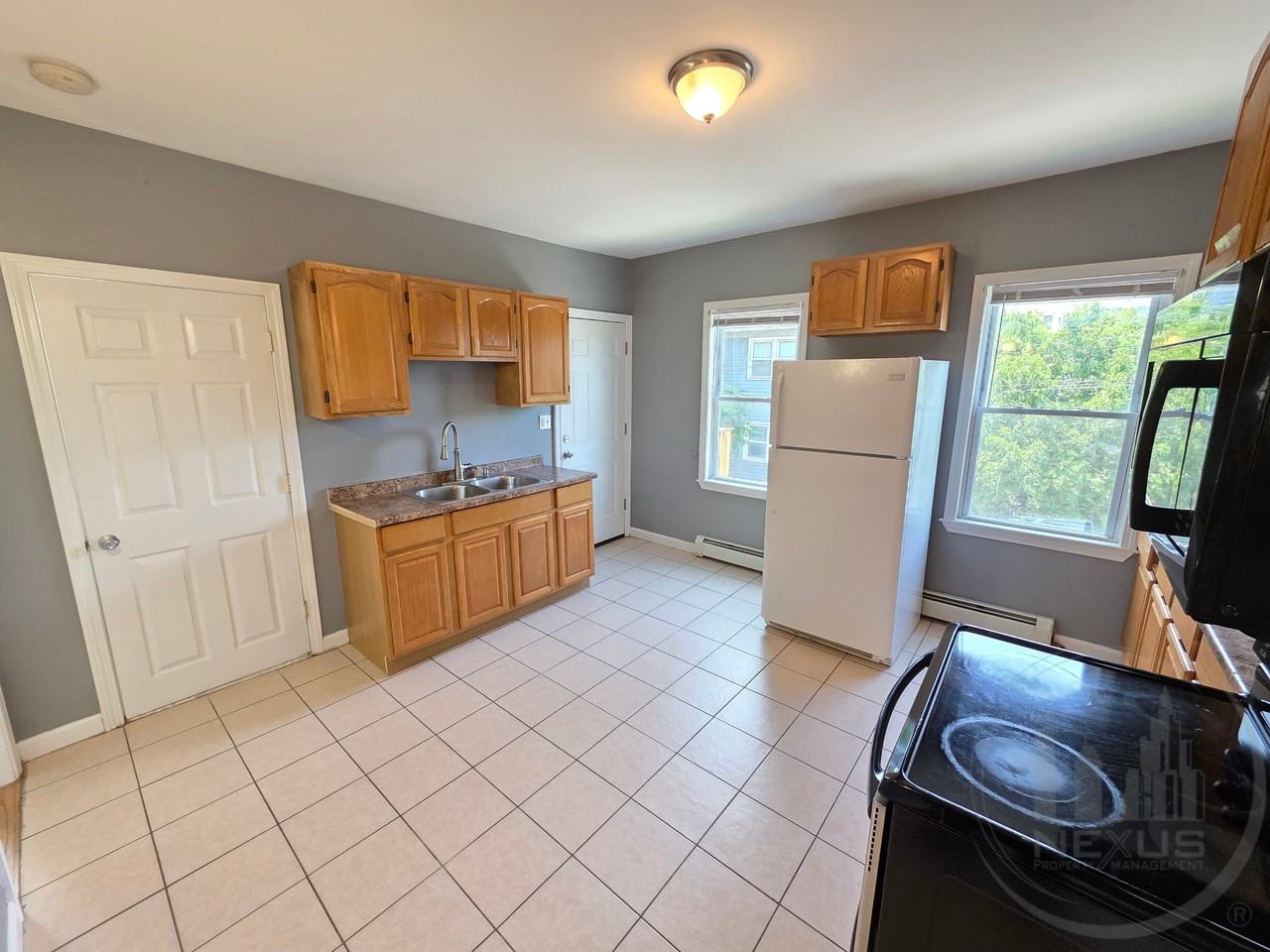 41 Woodbine St - Photo 3 of 11