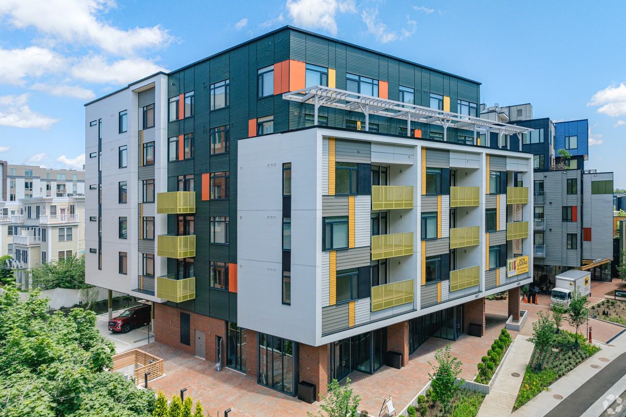 605 Concord Ave #607 - Photo 5 of 13