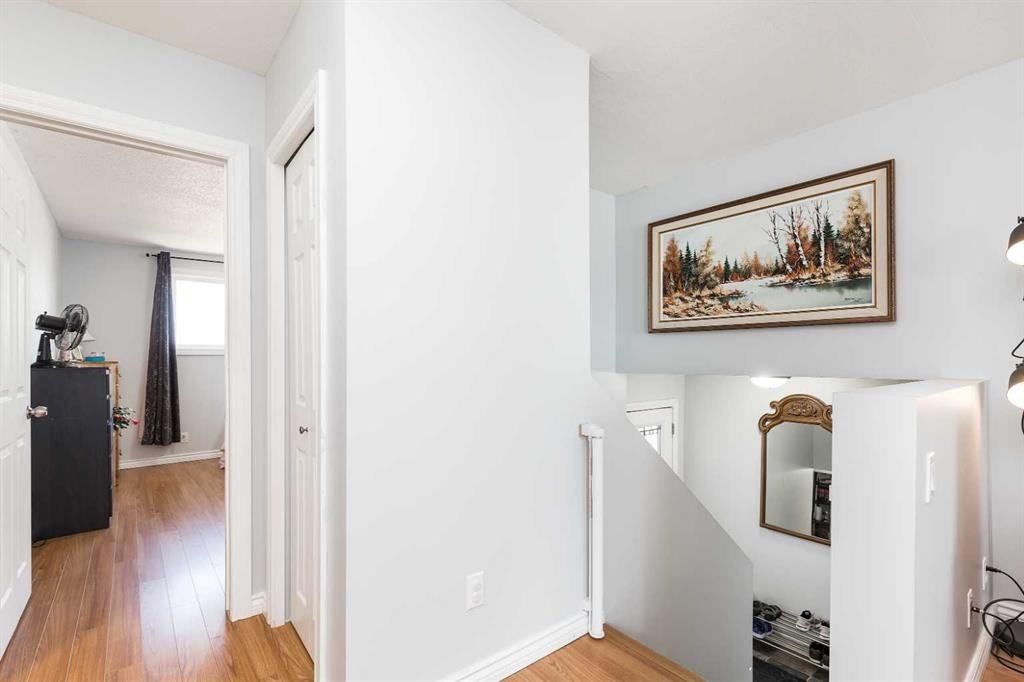 93 Simon Fraser Blvd W - Photo 3 of 23