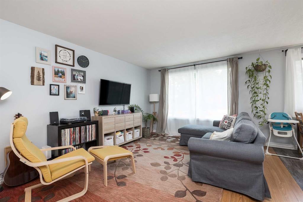 93 Simon Fraser Blvd W - Photo 4 of 23