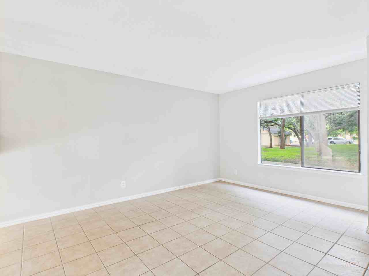 9520 Quail Village Ln - Photo 6 of 50