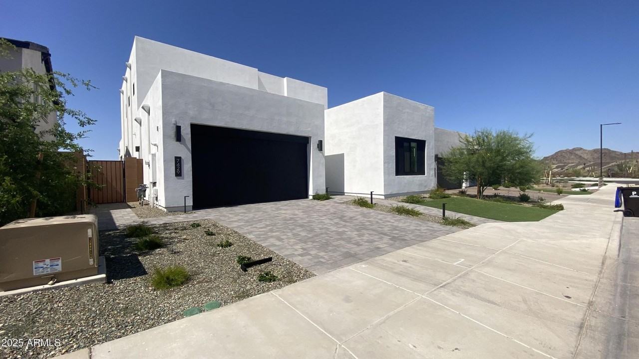 7429 W Bent Tree Dr - Photo 3 of 50