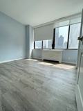 403 E 62Nd St - Photo 3 of 4