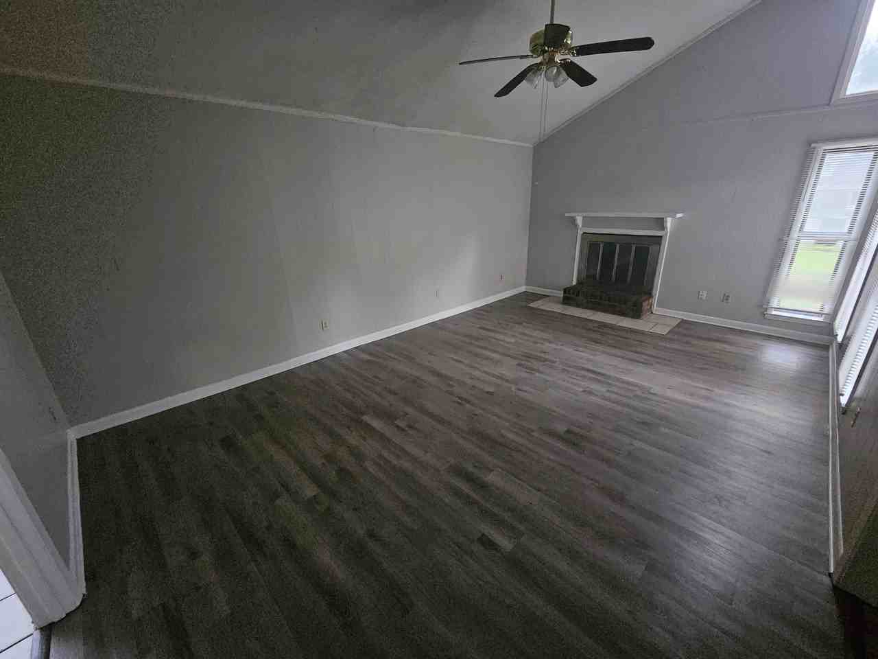 4074 Silverleaf Cv - Photo 2 of 20