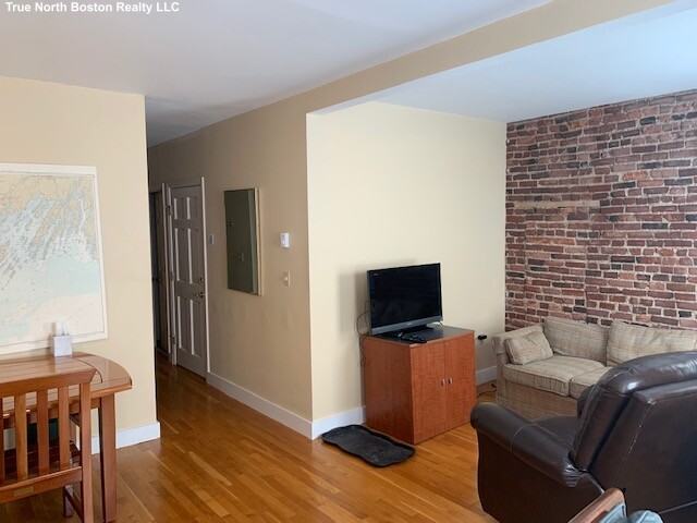 26 Battery St #2 - Photo 3 of 11