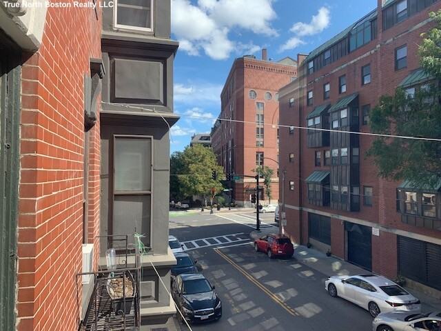 26 Battery St #2 - Photo 4 of 11