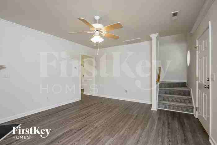 3815 Eagles View Ct - Photo 3 of 15