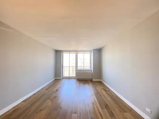 W 43rd St #24L - Photo 3 of 20