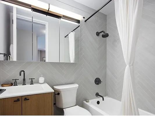 W 43rd St #09G - Photo 4 of 20