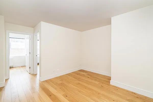 E 44th St #11A - Photo 4 of 20