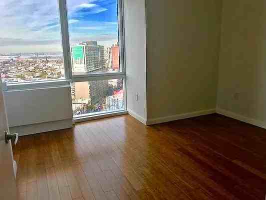 Rockwell Pl #17H - Photo 7 of 20