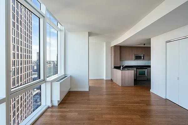 Rockwell Pl #13E - Photo 3 of 20