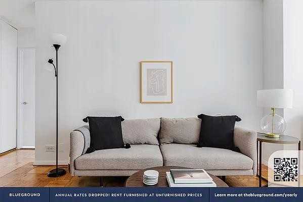 W 55th St #14B - Photo 3 of 20