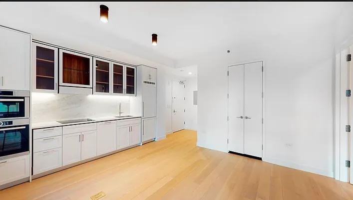 E 55th St #11C - Photo 2 of 20