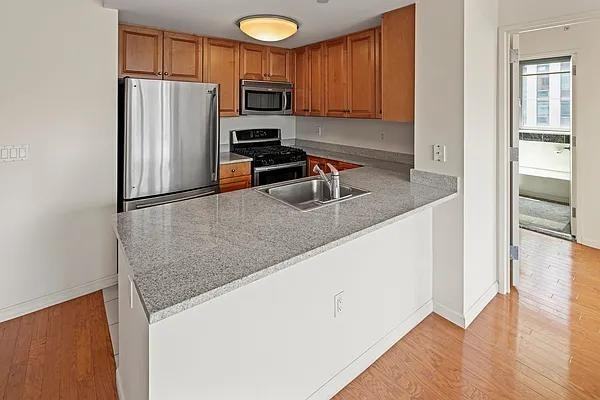 Main St #4F - Photo 3 of 20