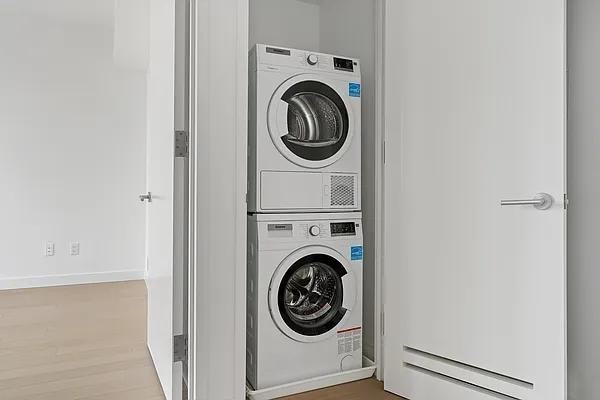 Livingston St #2206 - Photo 5 of 10