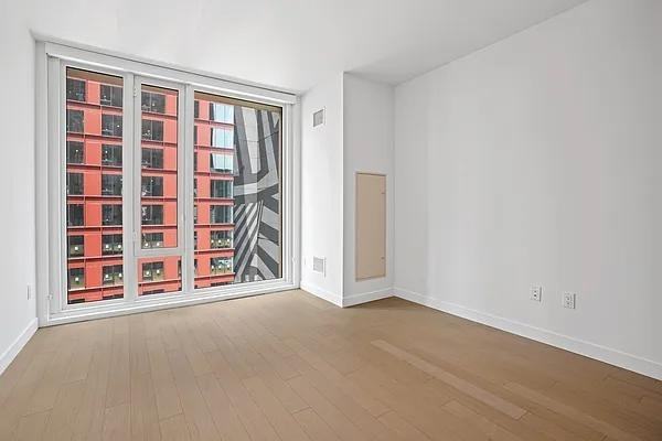 Livingston St #1004 - Photo 5 of 7