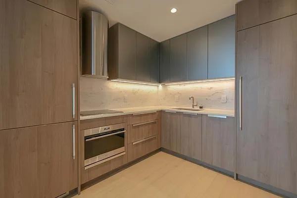 10th Ave #33M - Photo 3 of 20