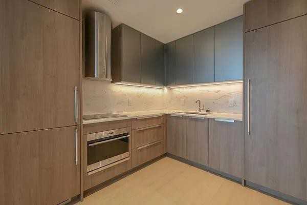 10th Ave #25M - Photo 3 of 20