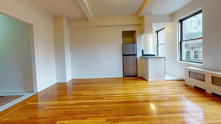 E 38th St #6B - Photo 2 of 20