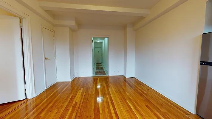 E 38th St #6B - Photo 3 of 20