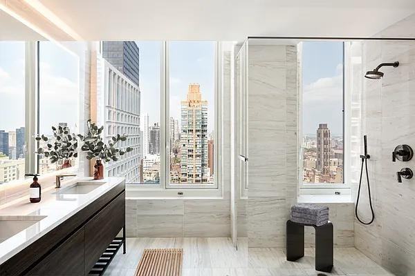 E 54th St #PH - Photo 4 of 20