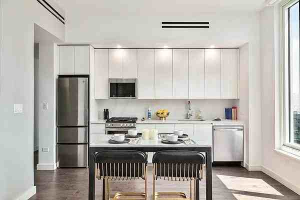 E 54th St #33B - Photo 3 of 20