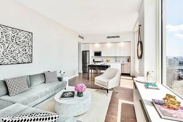 E 54th St #33B - Photo 4 of 20