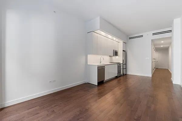 E 54th St #9A - Photo 2 of 20