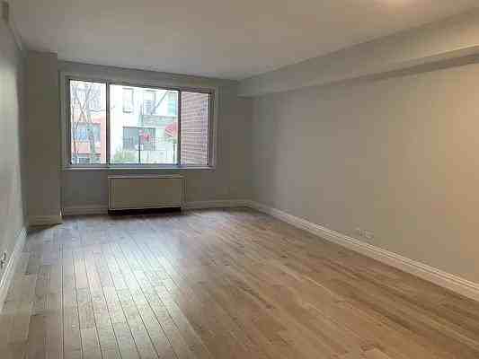 E 51st St #002H - Photo 4 of 20