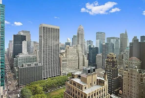 W 39th St #42E - Photo 7 of 20