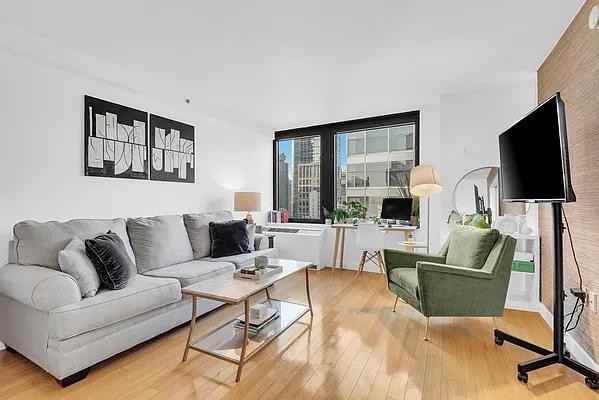 W 39th St #42C - Photo 2 of 12